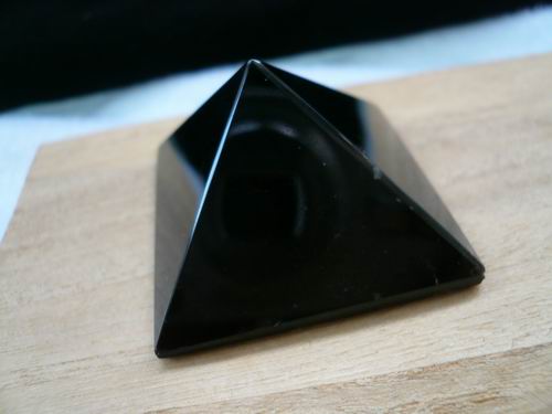 画像: 天然黒水晶ピラミッド　003