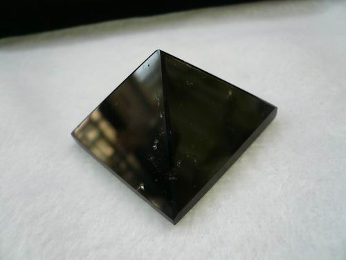画像: 天然黒水晶ピラミッド　002